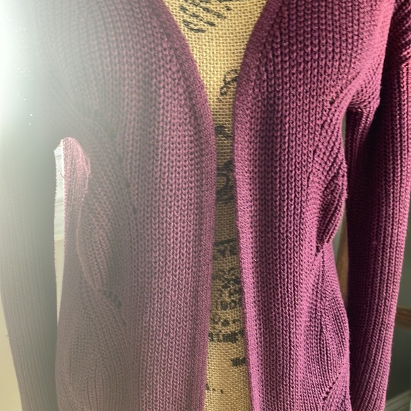 Beautiful burgundy color sweater. - Picture 3 of 10